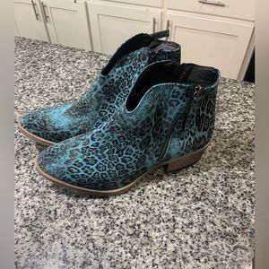Brand new very g blue leopard booties